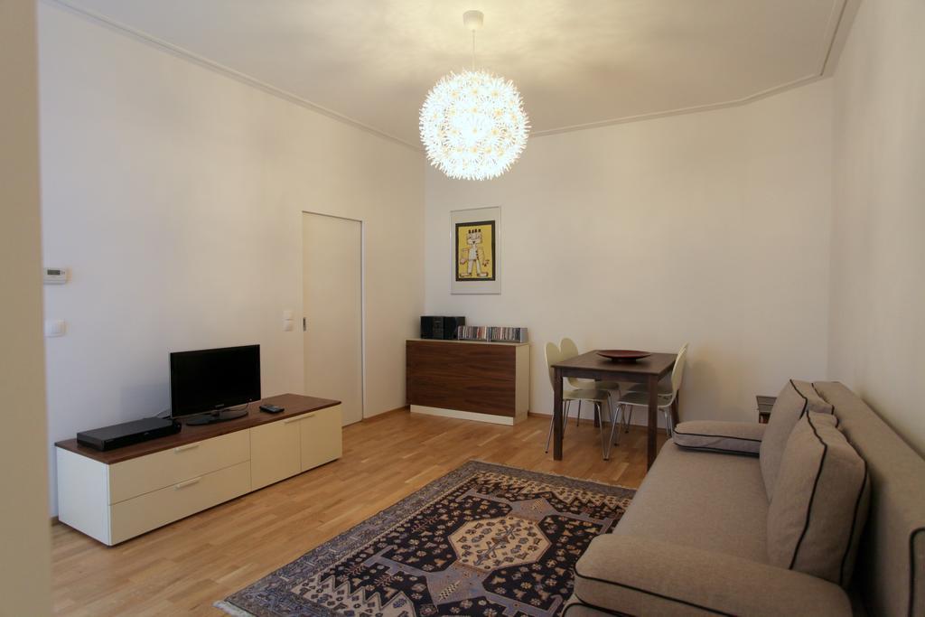 Casa Nostra - Moderne Stadtwohnung mit Balkon Wien Zimmer foto