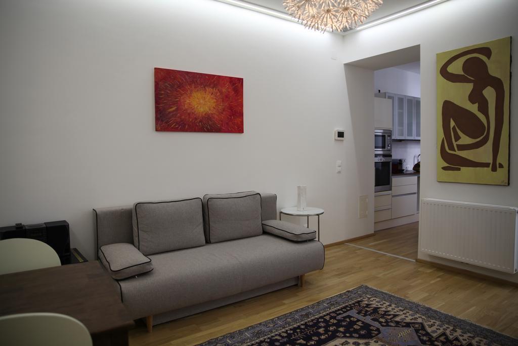 Casa Nostra - Moderne Stadtwohnung mit Balkon Wien Exterior foto